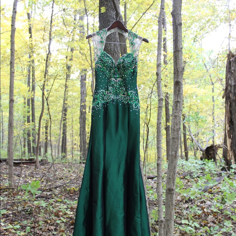 Elegant Emerald Green Pageant/Prom Dress - Picture 2 of 7